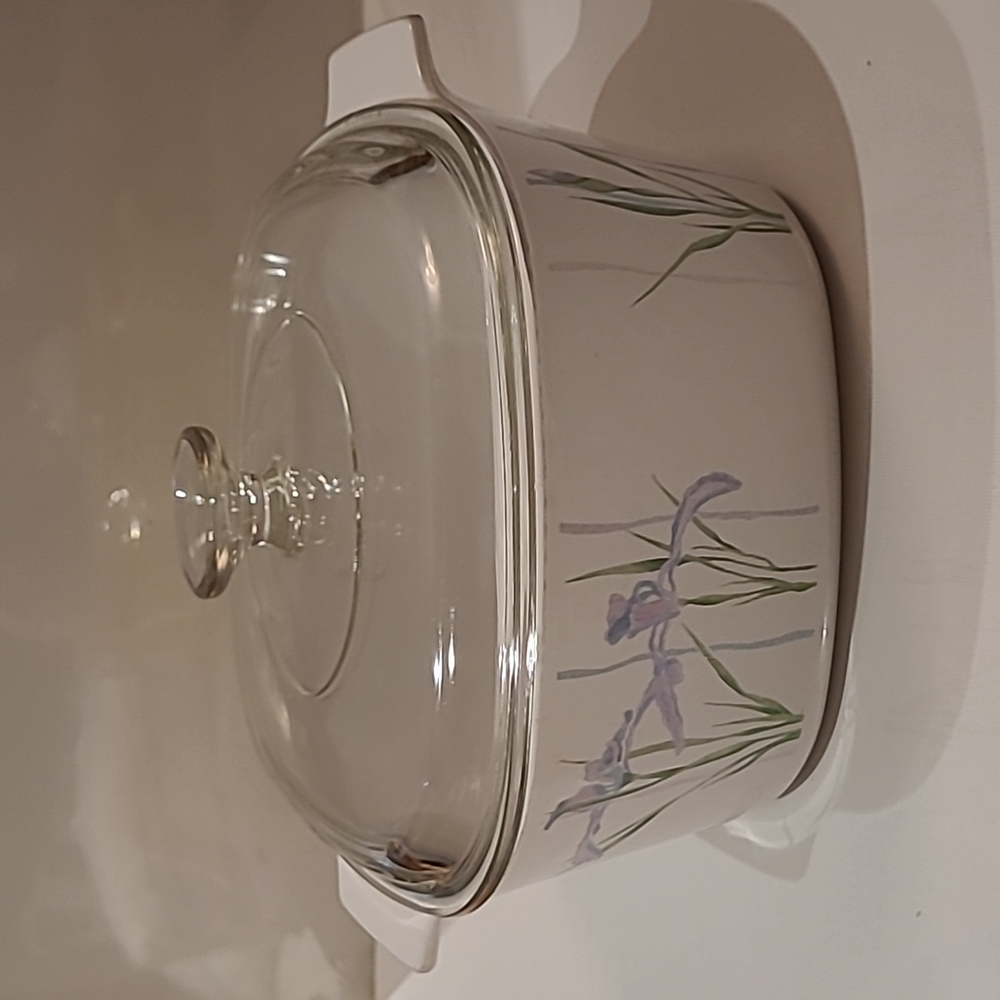 Vintage corningware A-3-B 3L Casserole dish with pyrex lid shadow Iris pattern